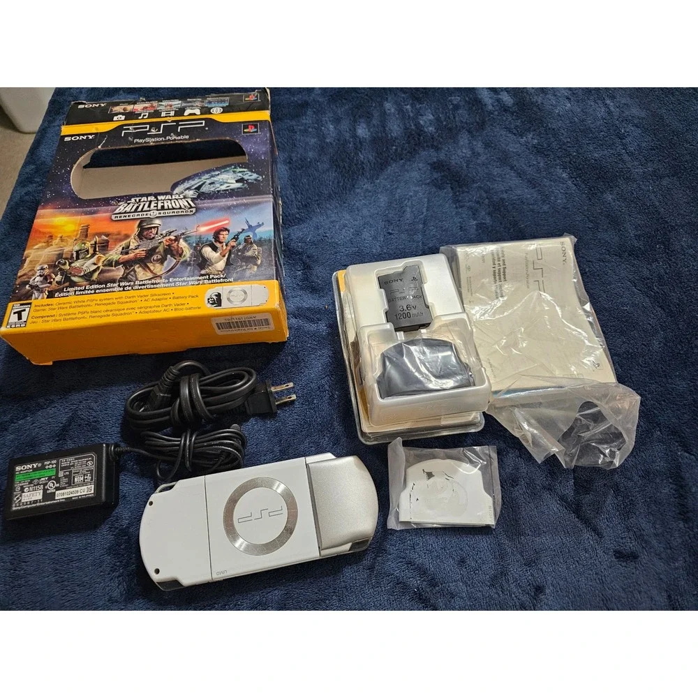Sony PSP 2000 Star Wars Battlefront Renegade Squadron Limited Edition White